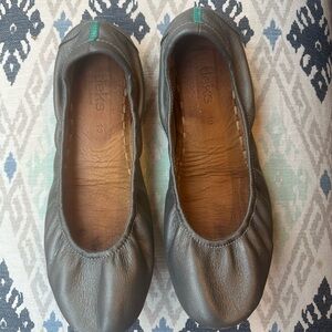 Tieks Metallic Pewter Leather Ballet Flats Size 10